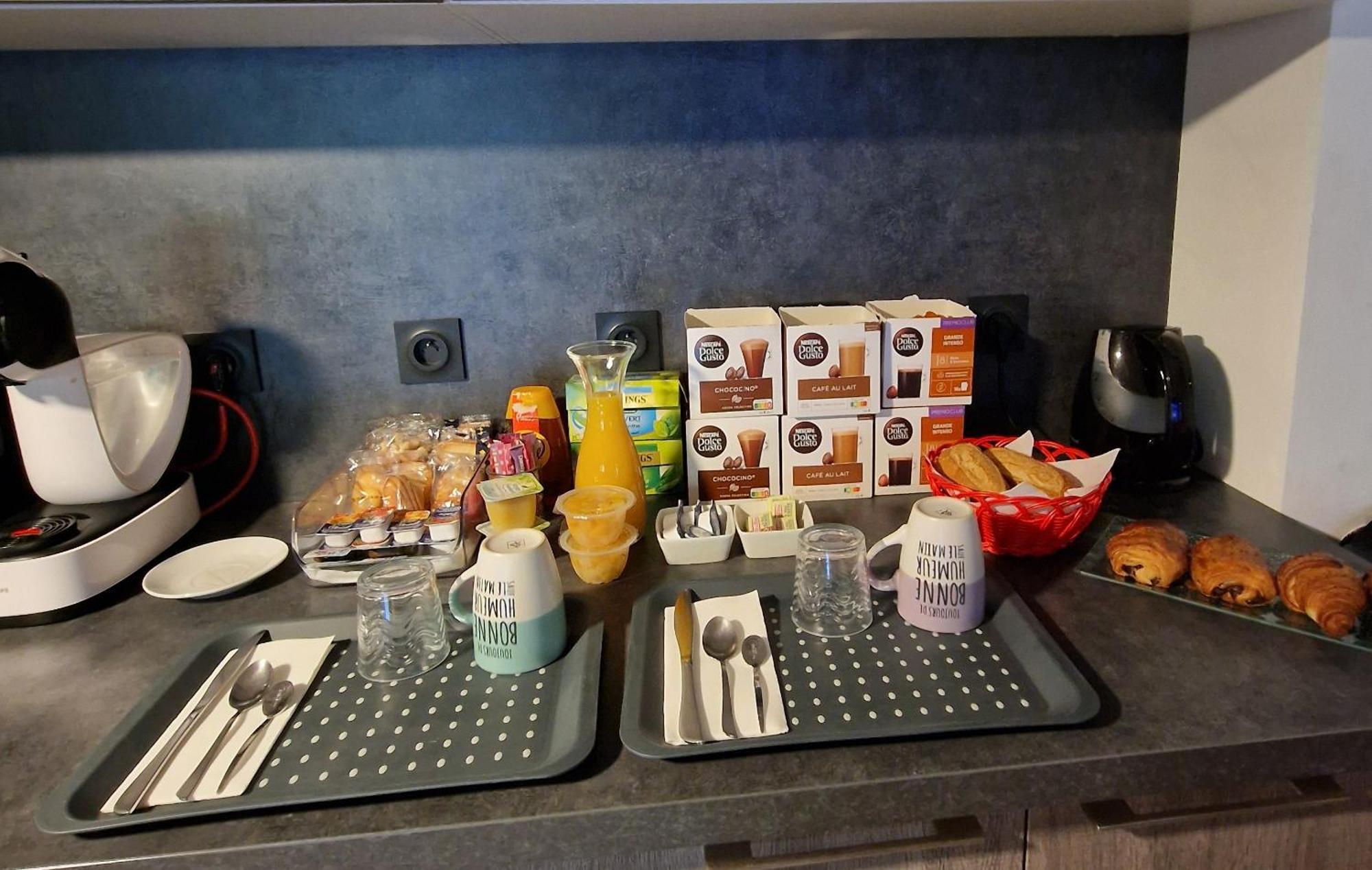 Petit Dejeuner Compris *